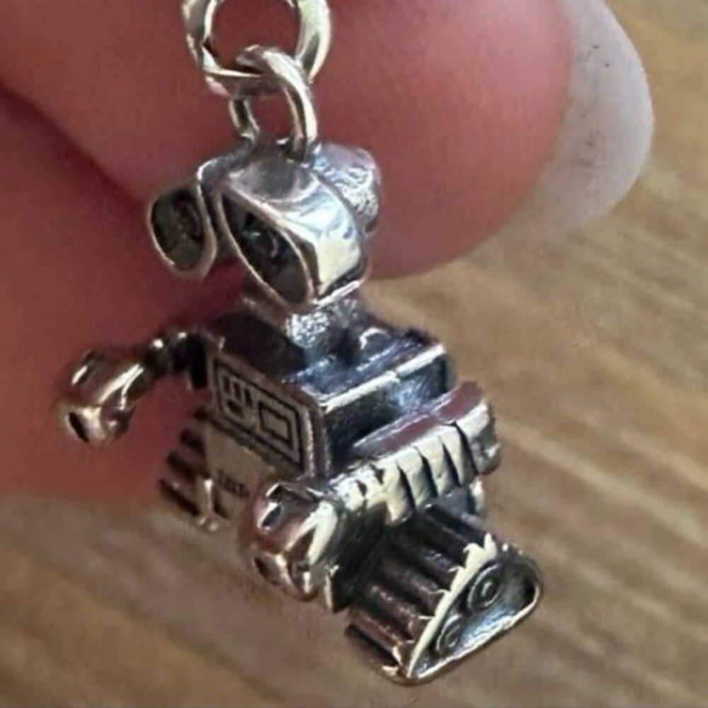 2 NWOT Wall-E & Eva Pixar x Pandora FIT Silver Charms - Picture 9 of 12